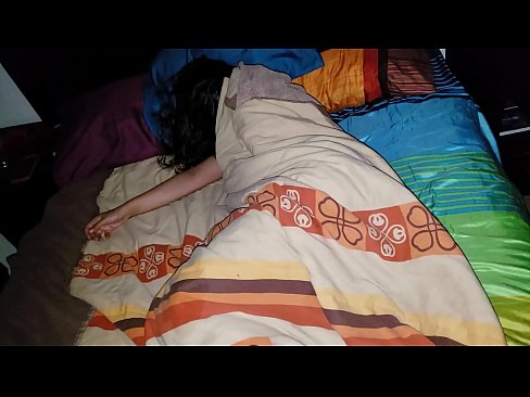 ❤️ Üvey oğul, genç üvey annesini uyurken azarlıyor. ❤ Porno videosu tr.pornogroupp.ru ❌❤